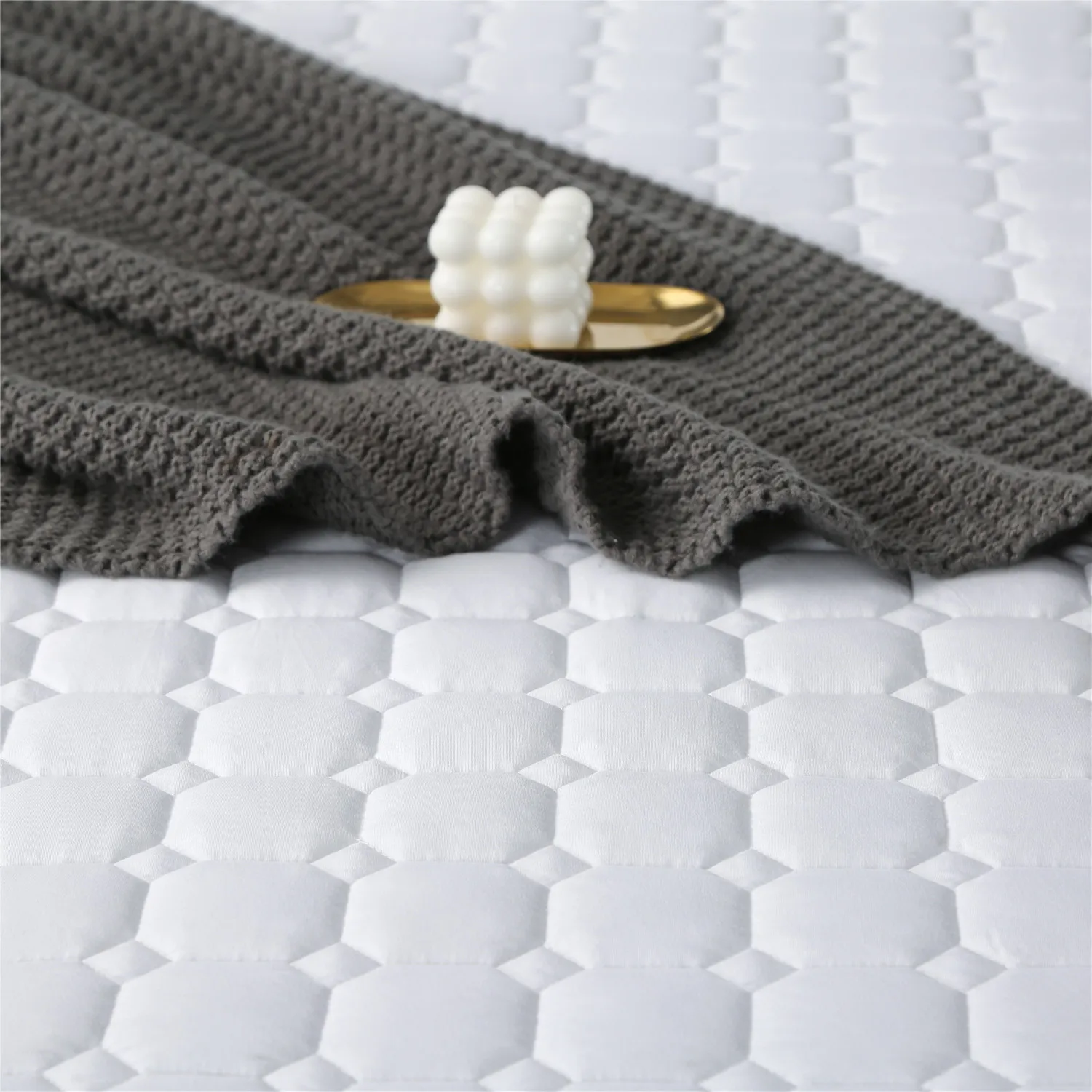 Factory Hot Sale Comfortable Soft Pure Cotton Hotel Mattress Protective Pad Bedding Set