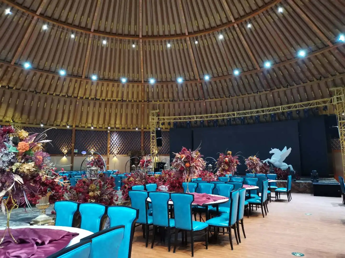 New trend 4 seasons luxury steel wooden frame ger wrought iron for garden glamping mongolian yurt