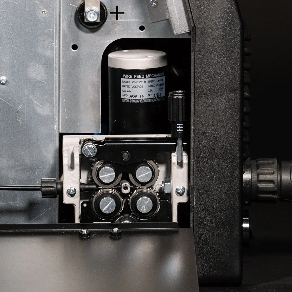 Portable Professional 3 in 1 MMA/MIG/TIG welding machine PROMIG-200SYN with synergic operation for aluminum