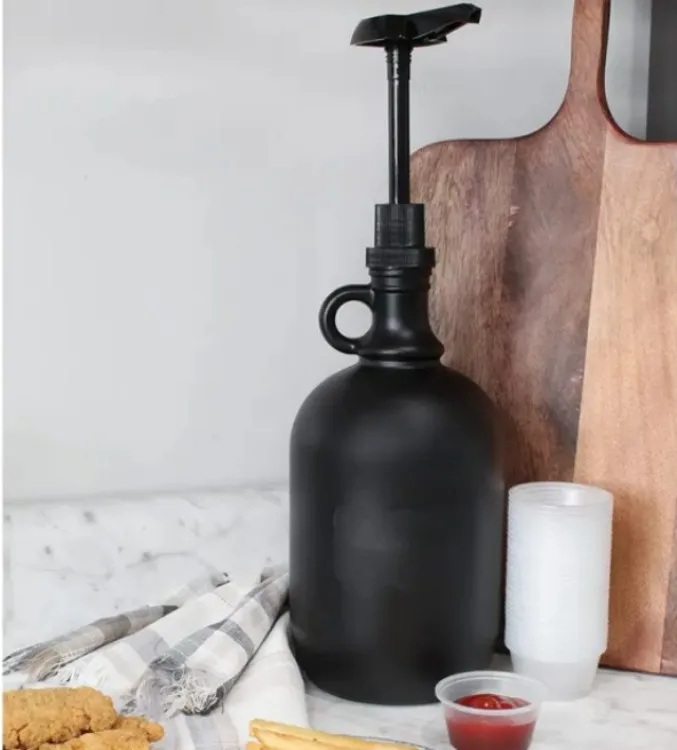 Wholesale matte black 2L 64oz Kitchen Condiment Glass Syrup Sauces Honey Liquid Dispenser For Kitchen With Food Grade Black Pump