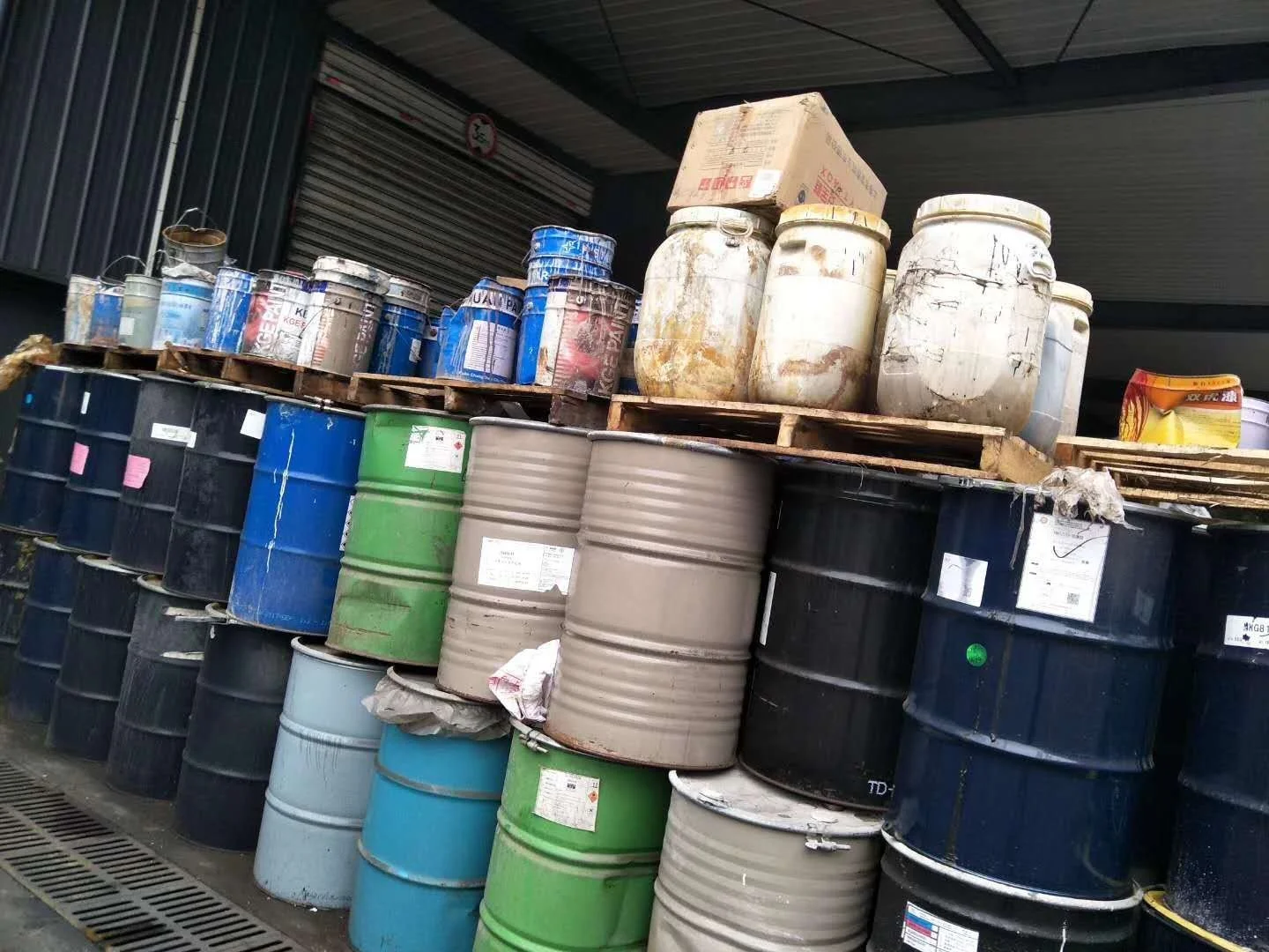 plastic shredding and crushing TV  computer, refrigerator washer machine plastic boards