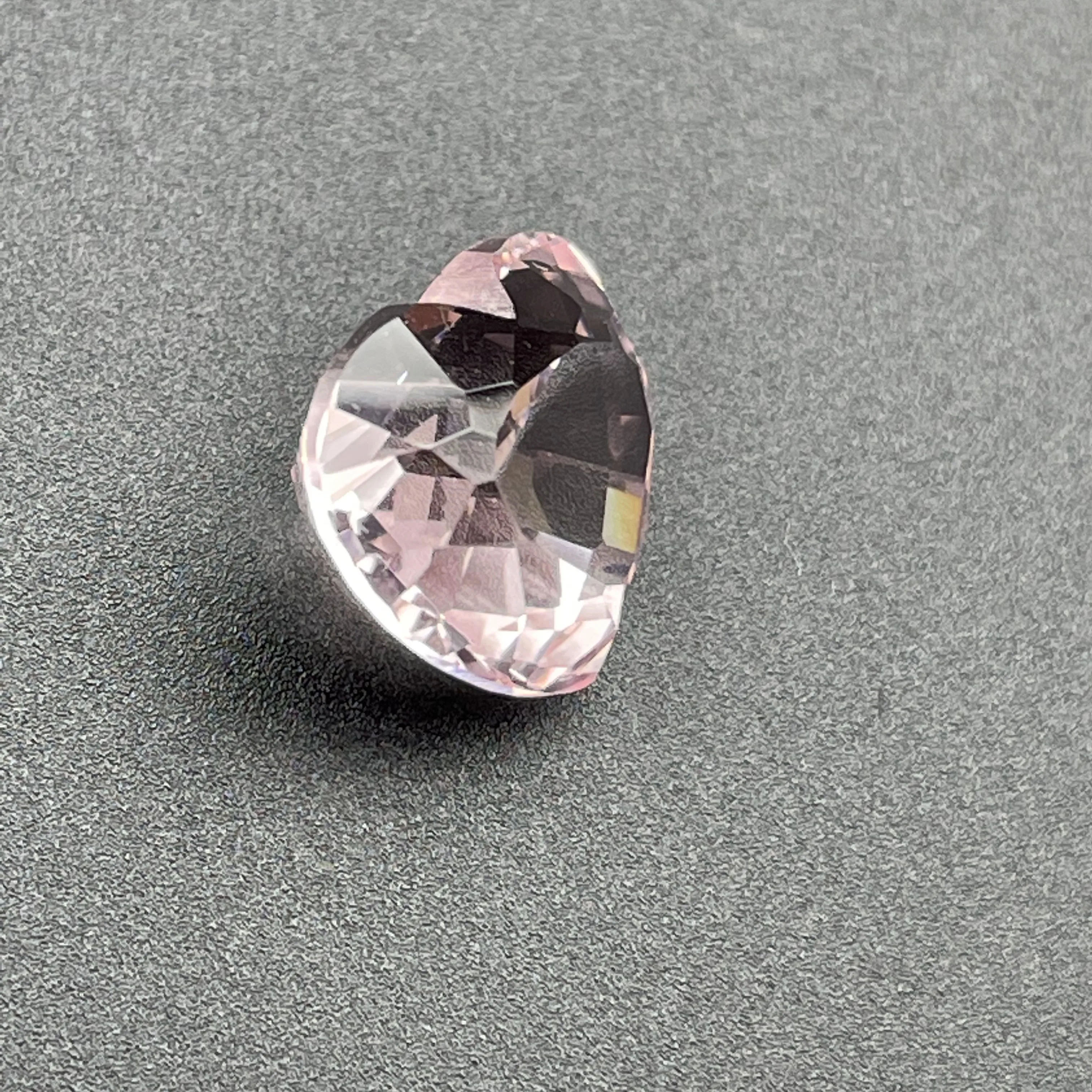 ZHF Jewelry Fashionable and delicate new different color Pink heart shape 5.85ct11.56*9.74 thickness 6.64m