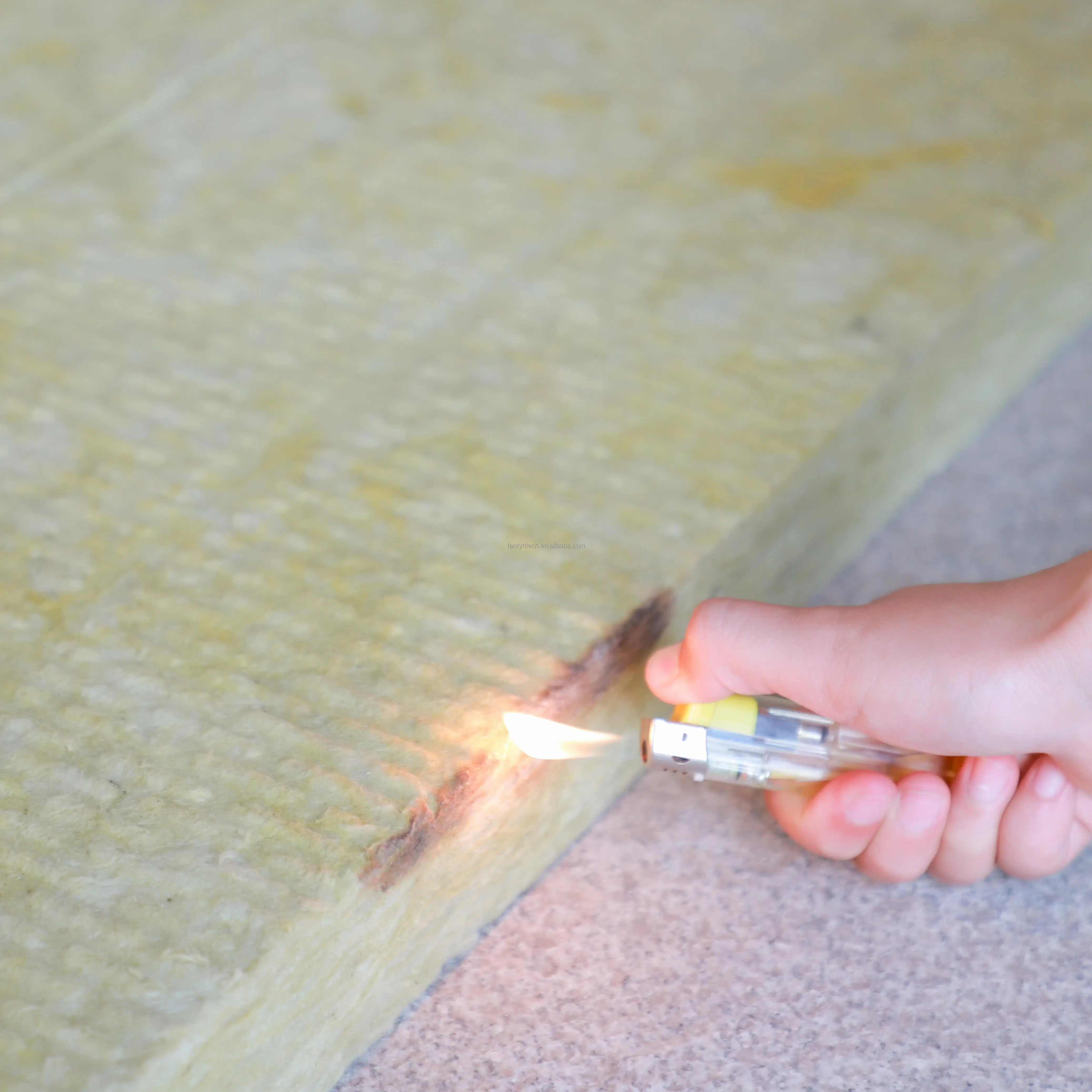 Competitively Priced 100mm Thermal Insulation Material Rock/Stone/Mineral Wool for Heat Protection