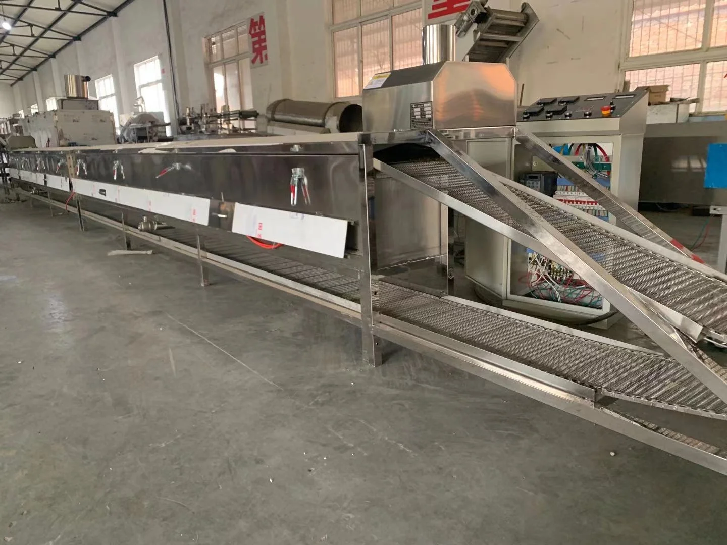 Efficient Instant noodle production line for fried instant noodle non-fried instant noodle making machine