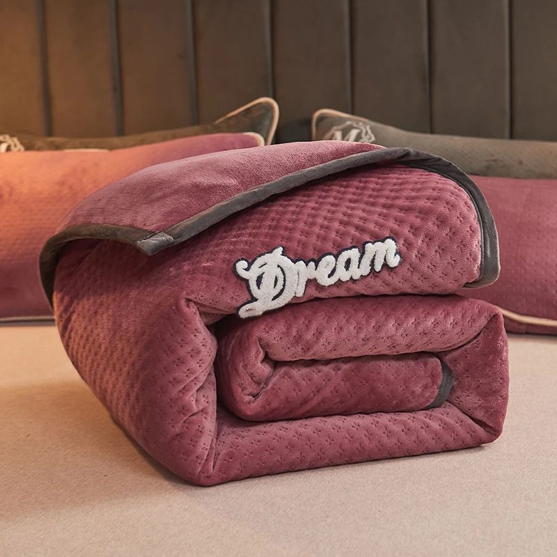 Customized Luxury Mink Printed 3D Super Soft Quilt Bed Sheet Comforter Chinese Bedding Set