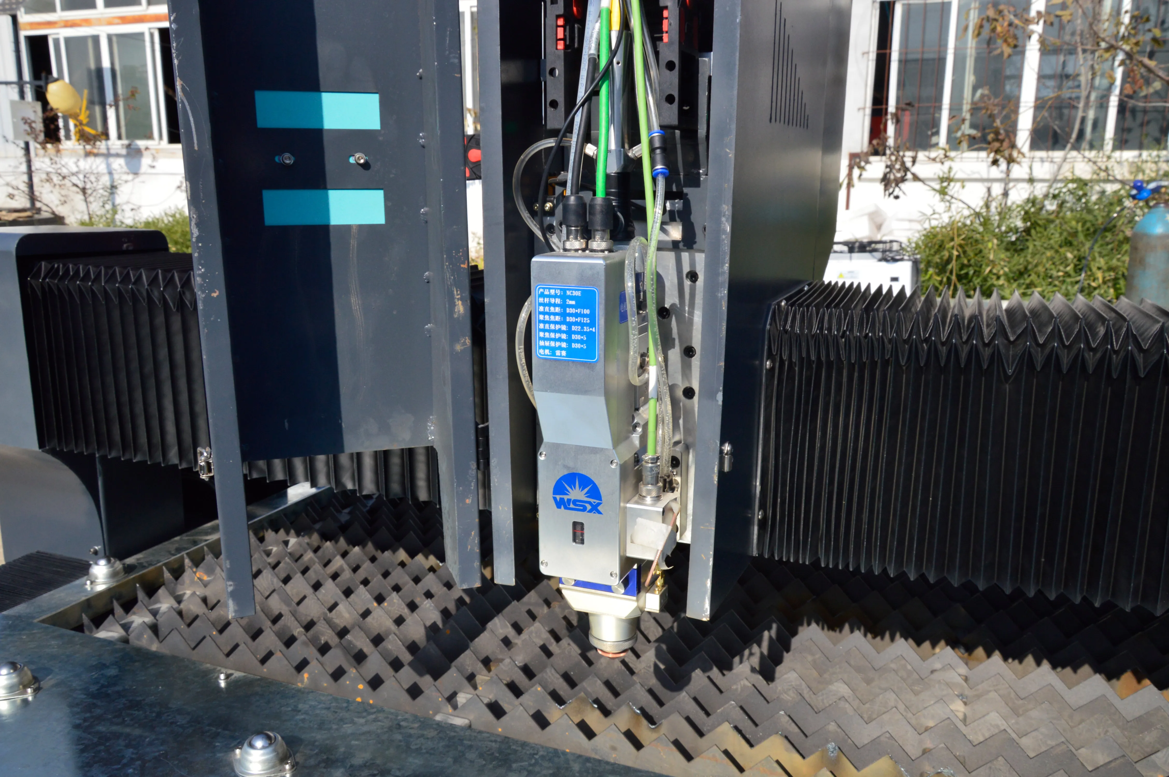 20% discount! 1000w 1500w 2000w 3000w High Speed 3D Fiber Laser Cutting Machine