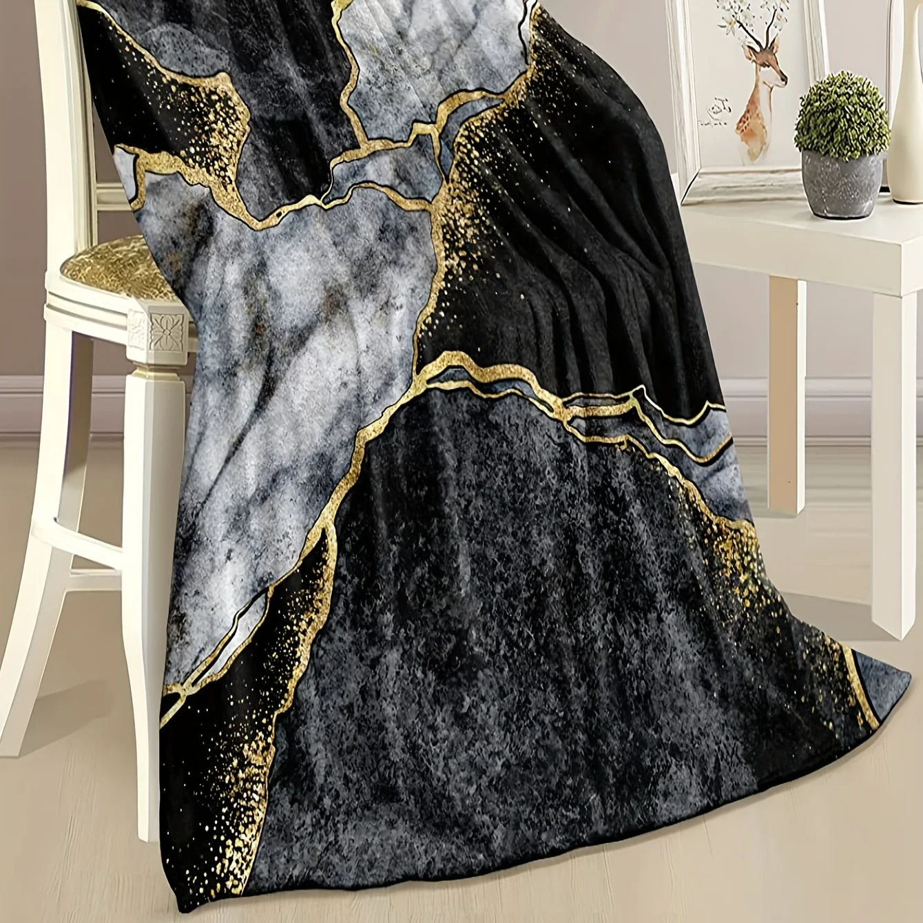Abstract Black and White Marble Mosaic Gold Texture Blanket, Soft & Plush Warm Blanket, Suitable for Living Room, Sofa, Bedroom
