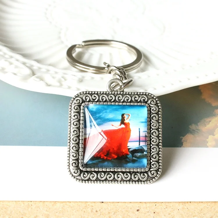 
Creativity Customize your own crystal glass man woman Keychain 