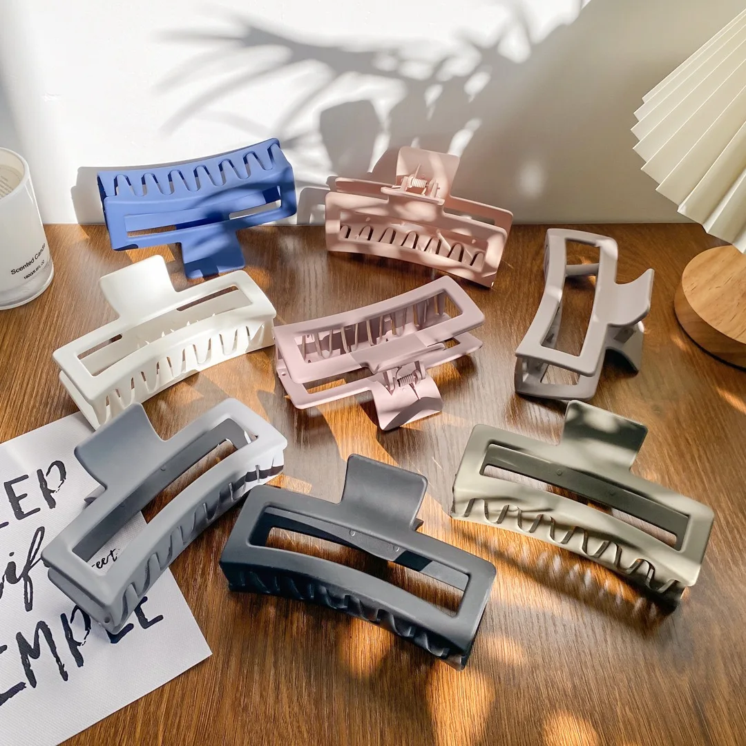 2023 wholesale large hair claw clips new fashion geometric jumbo claw clip manufacturers