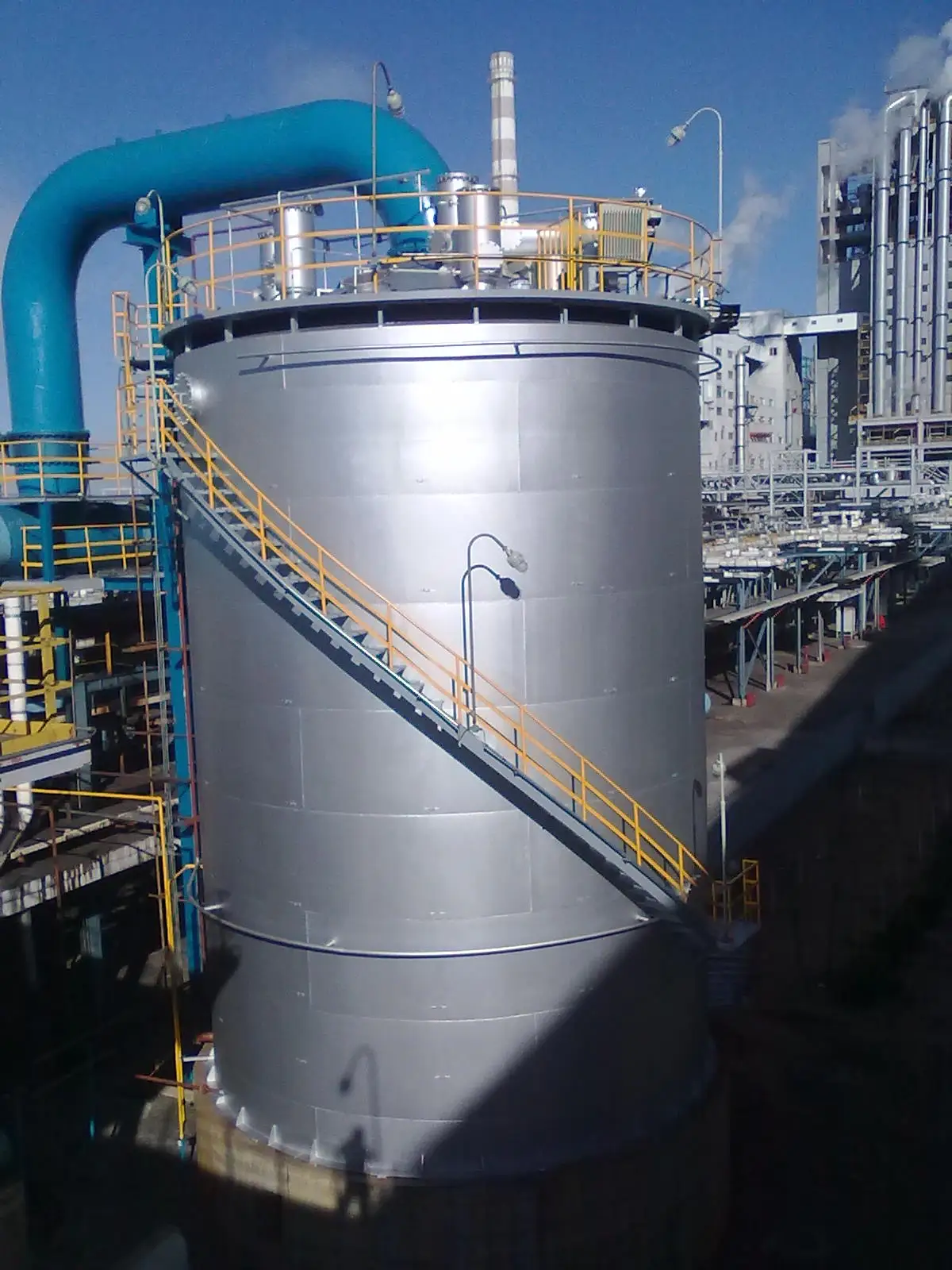 Electric tar catcher