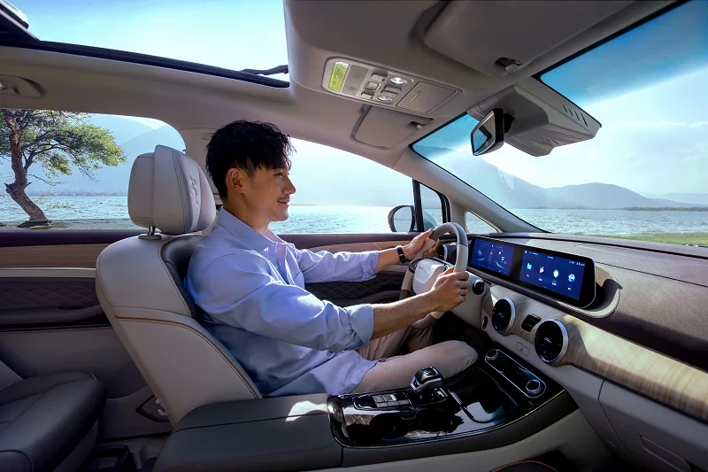 2024 Dongfeng быстрый и динамический Электрический гибридный автомобиль с MPV низкая цена мини-внедорожник для семейного рулевого управления высокоскоростной новой энергией