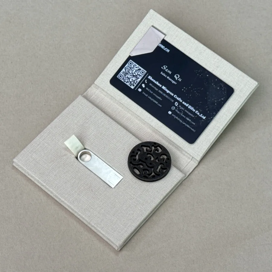 Тканевый бархатный держатель для карт и USB-накопитель