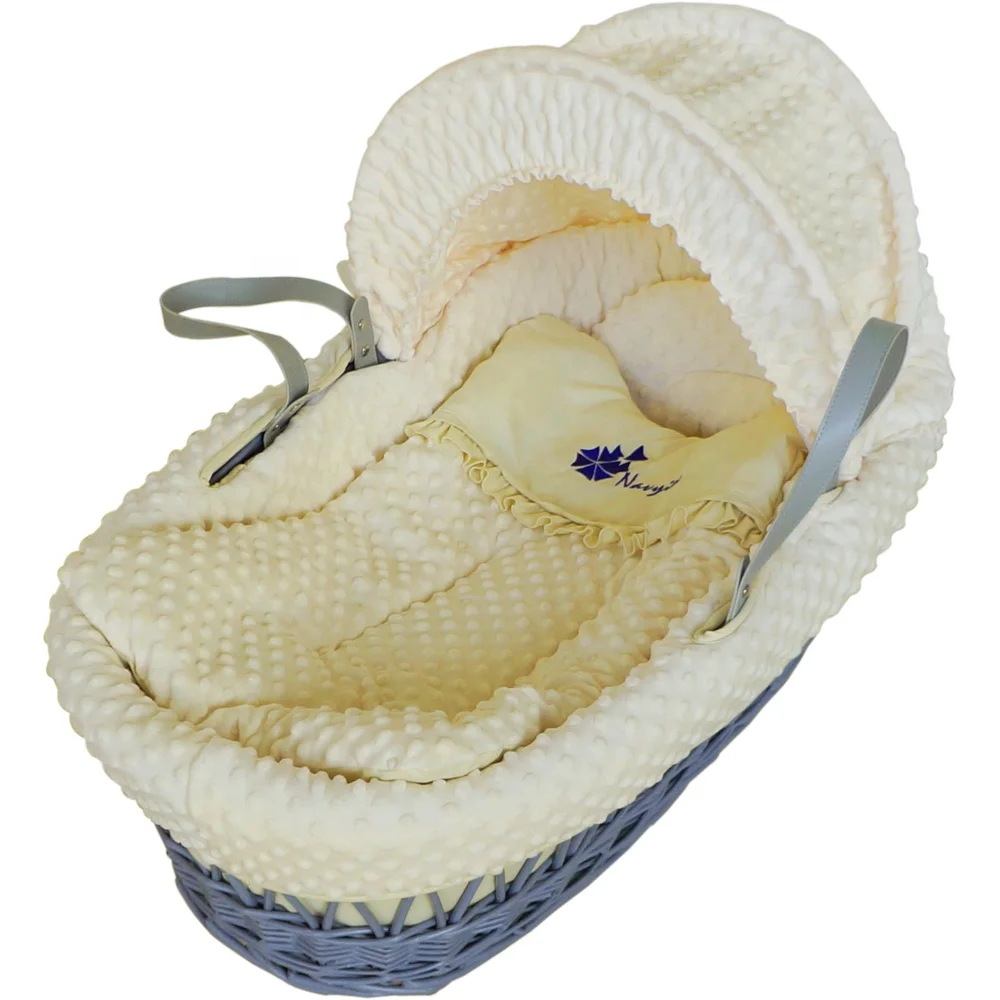 Натуральная плетеная корзина, серый комплект постельного белья, кремовый (навес Minky с рамкой/мягкий бампер/координационное одеяло/матрас/подушка)