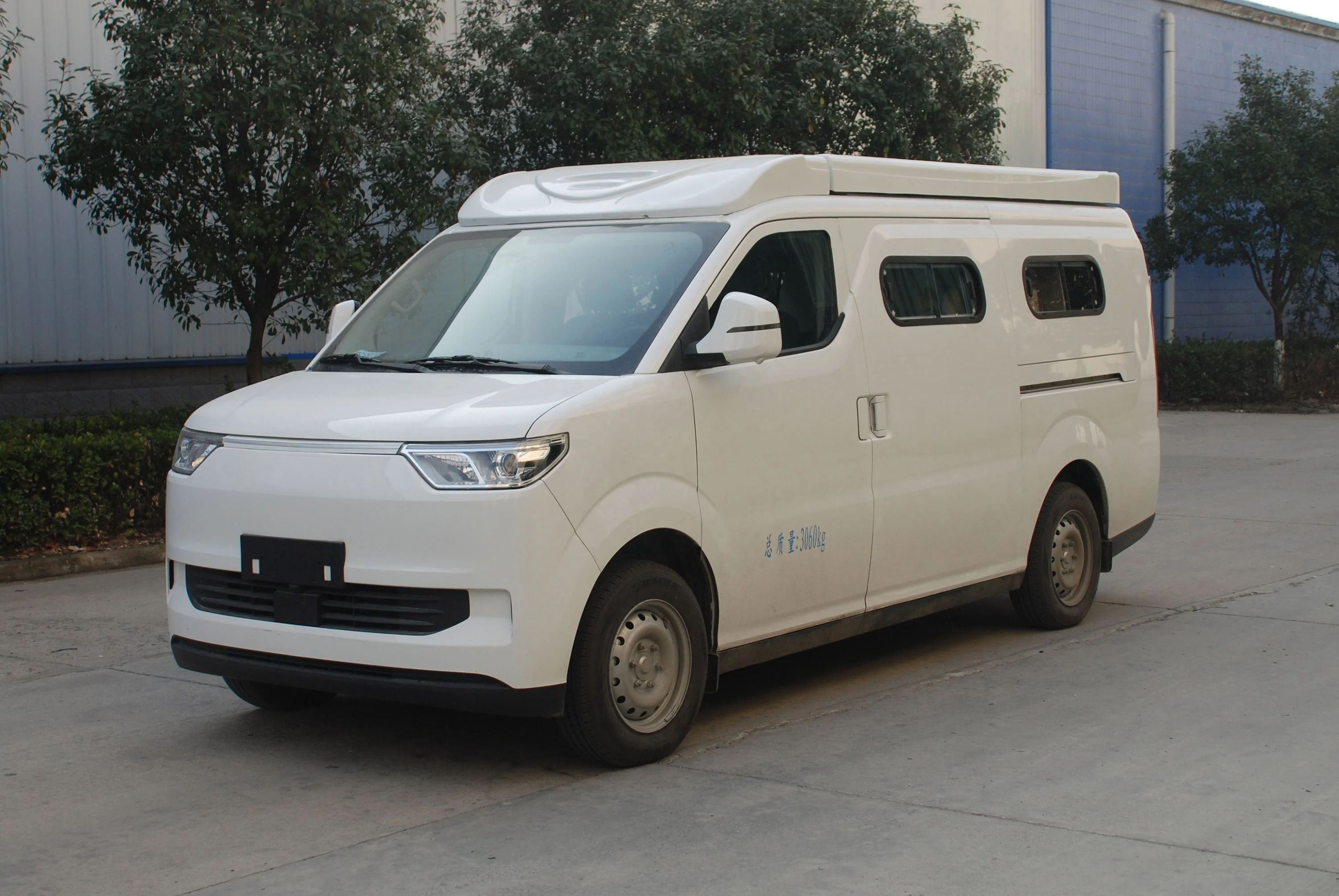3T Pure Electric Box Transport Vehicle 41.93kWh Mini Van logistics van cargo truck