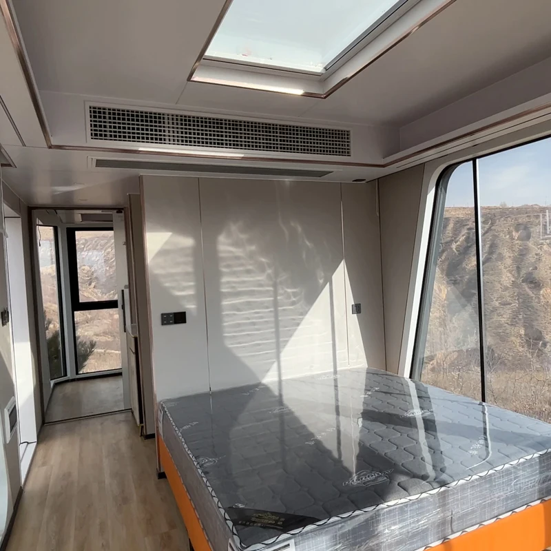 Source Factory Outdoor Prefabricated Mobile Home Living Steel House Modern Space Capsule for Holiday Resort