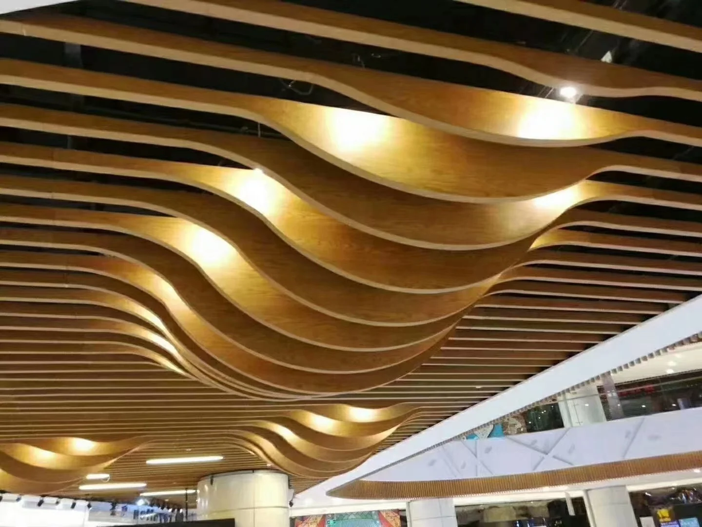 High-end Hotel Lobby Hall Facade Decoration Panels 3D Curved Wave Customized Aluminum Ceiling