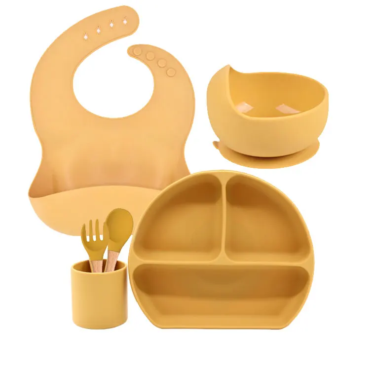 China Wholesale Sales Reasonable Price 5 Pieces Silicon Child Babi Spoon Bib Tableware Silicone Baby Feeding Plate Bowl Set
