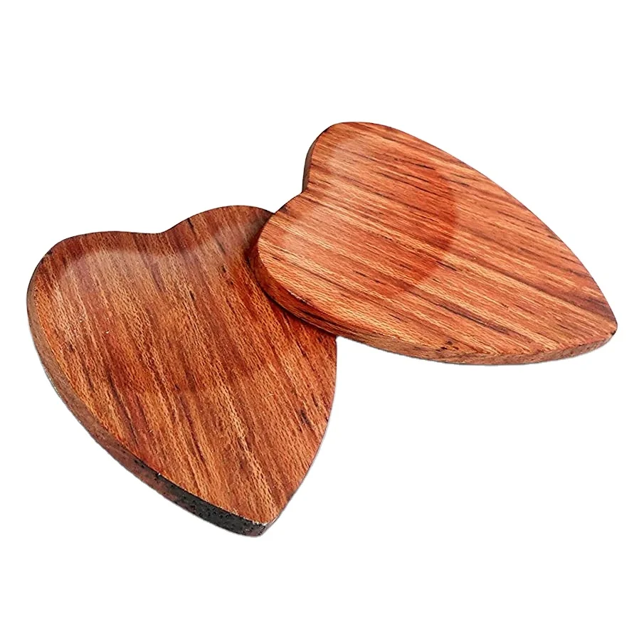 New Arrival Love Heart-Shaped Solid Wood Guitar Pick Shrapnel Design Musical Instrument Accessory Novelty Gift