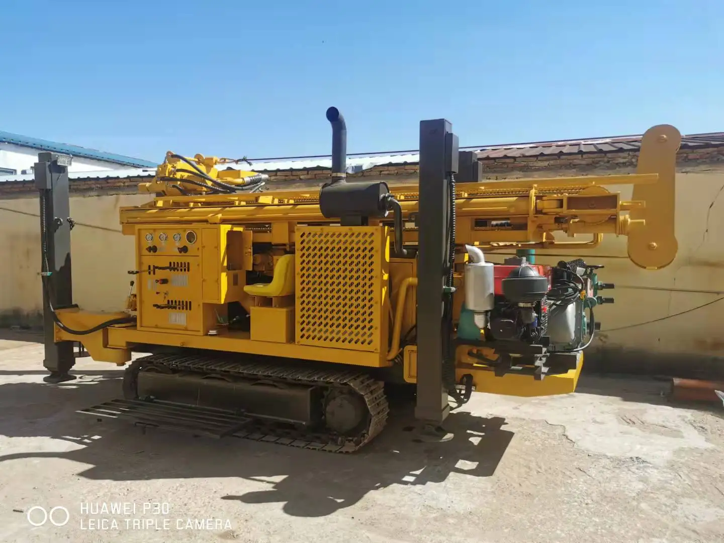 400m Diesel Engine Driven Air Drilling Water Well Crawler Borehole Drill Rig for Drink Water