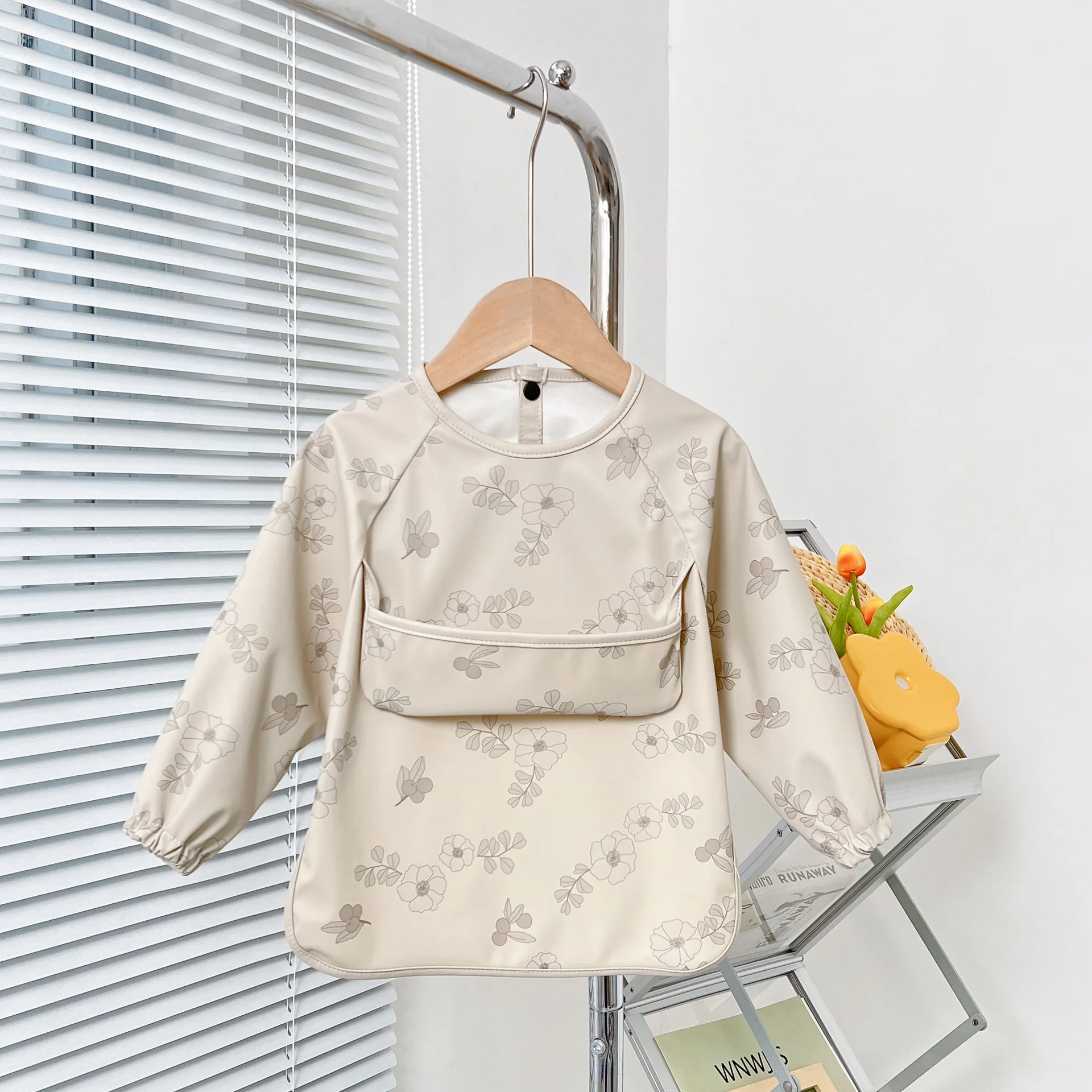 NO MOQ Custom low Price baby bib waterproof feeding long sleeves apron Anti-smudge for children soft baby bibs apron