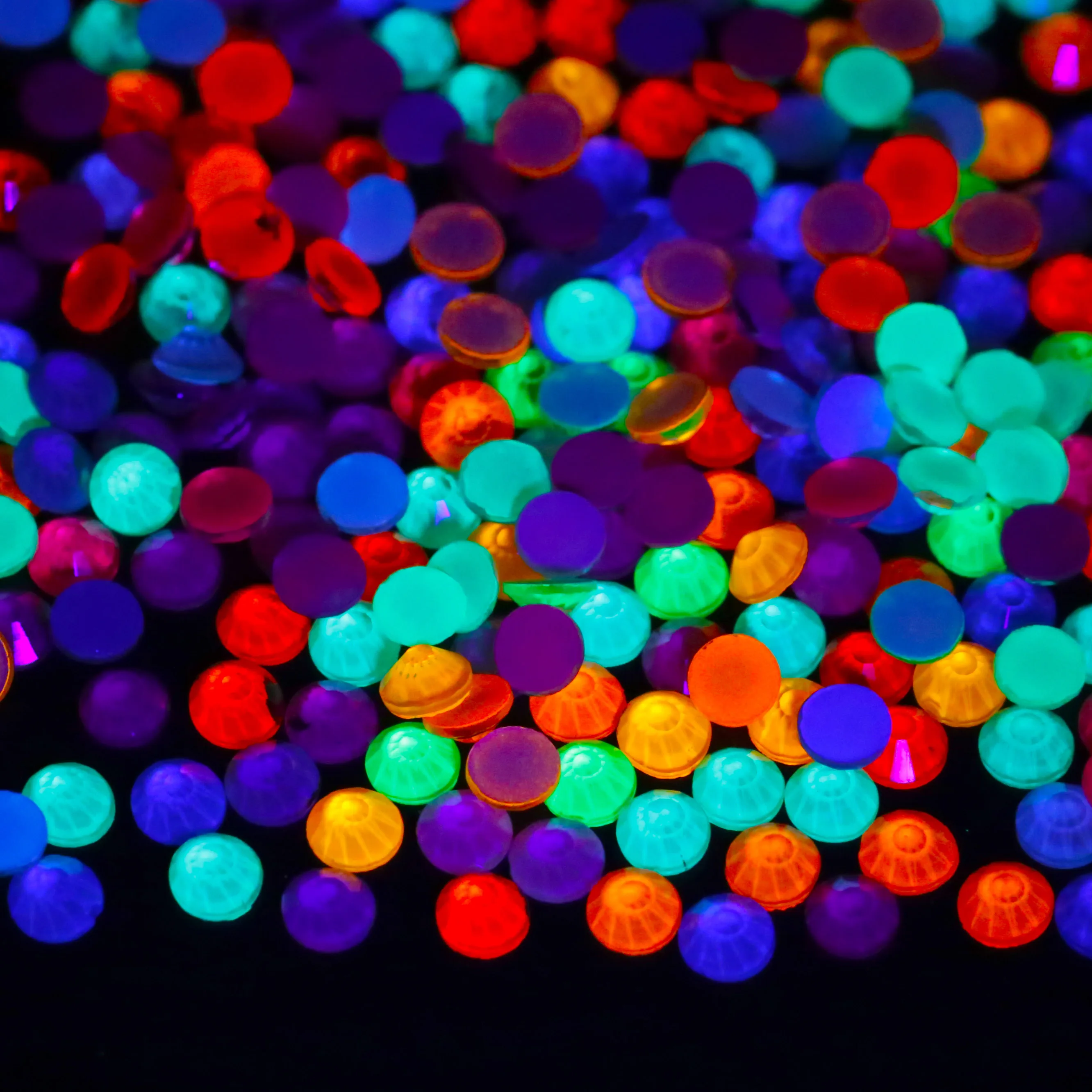 Whatstone Wholesale SS6 SS8 SS10 SS12 SS16  Baby Pink Color Flatback Glass Crystal Neon Rhinestone For Dance Dresses