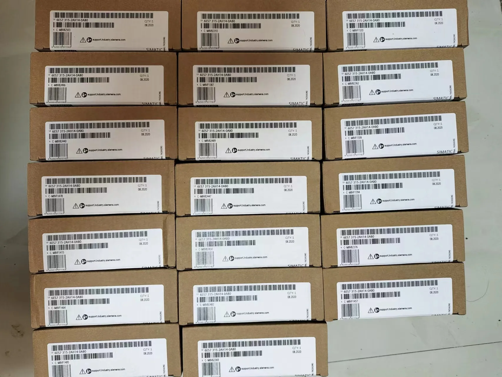 New Original 6ES7134-4GD00-0AB0 6ES7 134-4GD00-0AB0 SIMATIC S7-300 Analog Input Module Stock In Warehouse