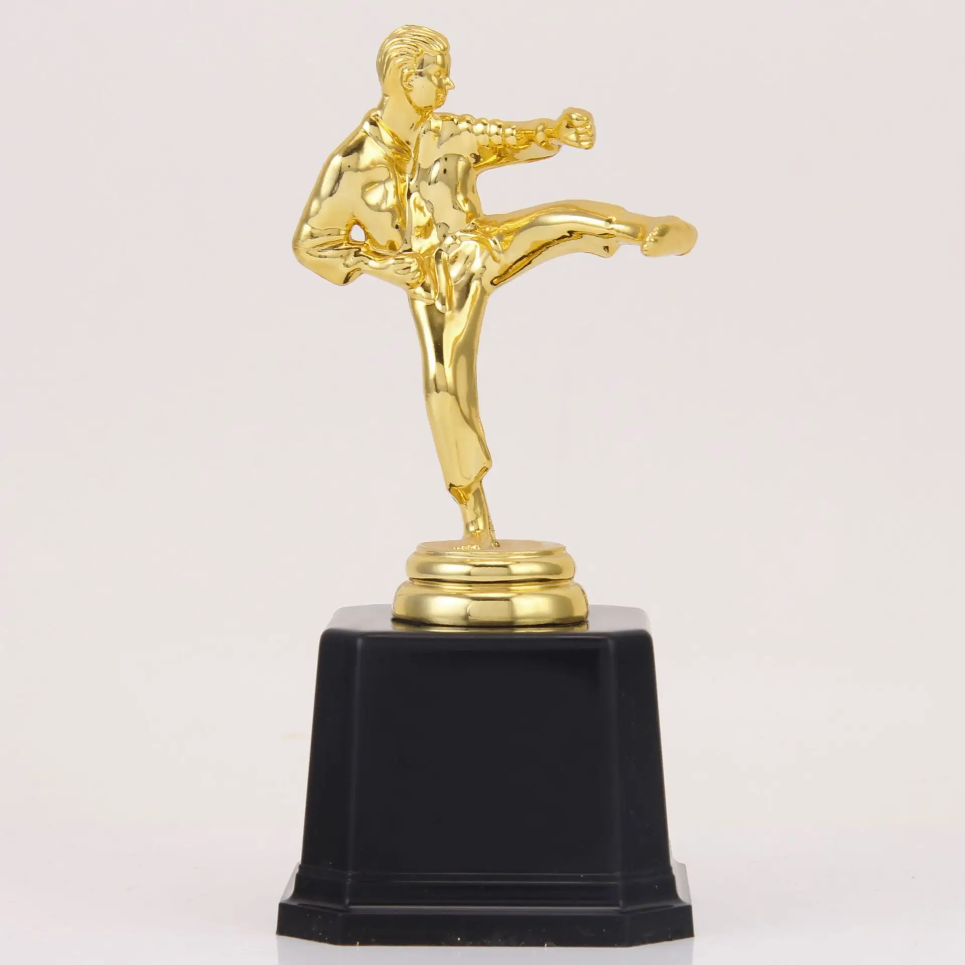 Wholesale Custom Made 3D Logo Sports Cup Award Marathon Basketball Judo Souvenir Trophy