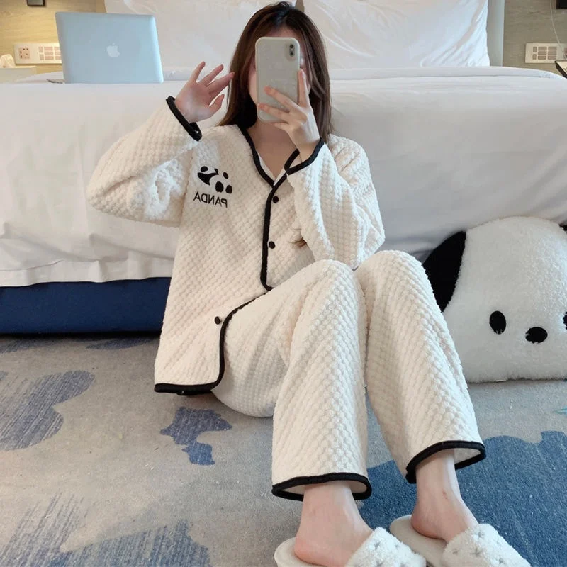 Wholesale Pajamas Women Winter Flannel Cartoon Print Pajamas Set Home Wear Long Sleeve Thicken Coral Fleece Pyjamas Set
