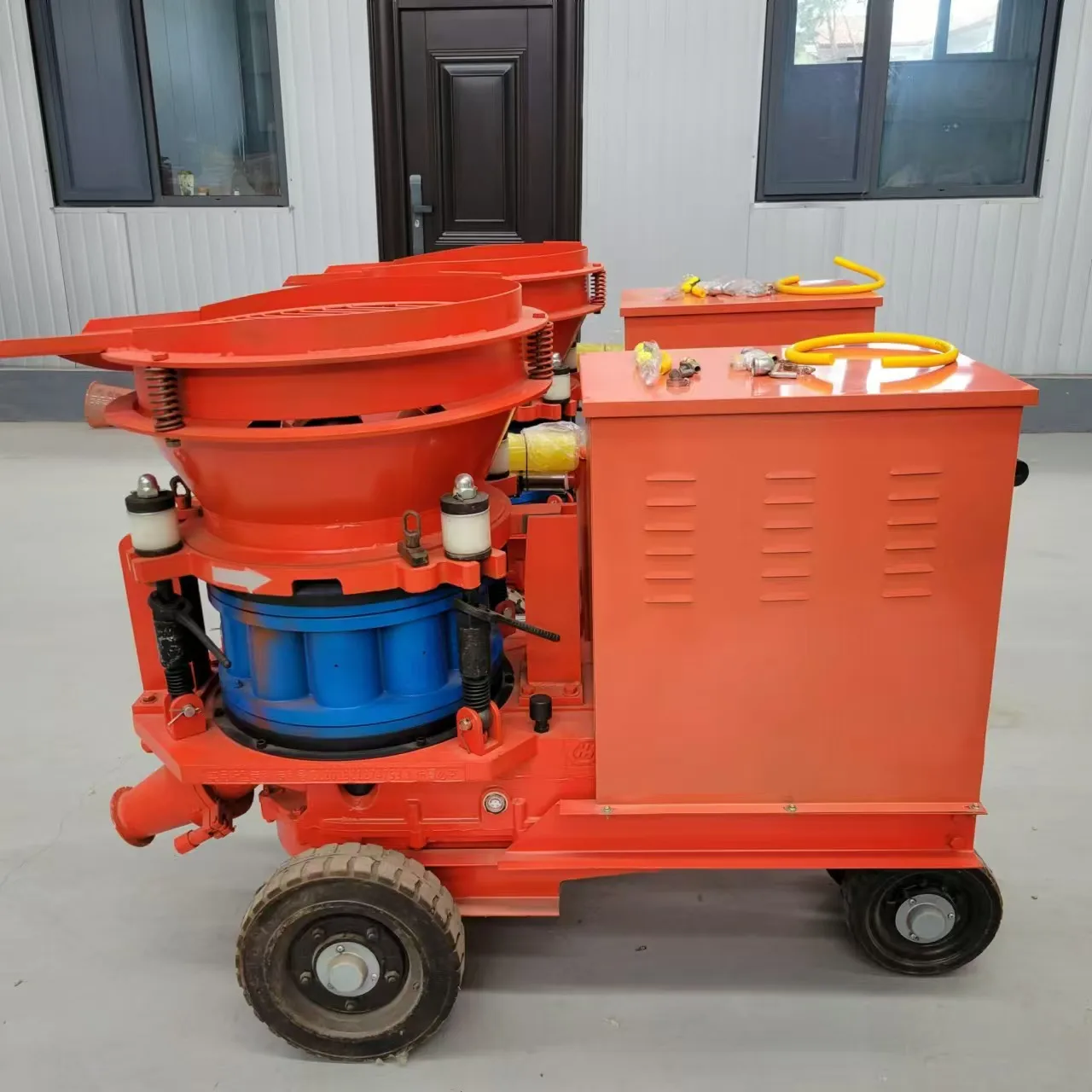 low tension shotcrete machines makes it easy to spray large concrete volumes Concrete Sprayer