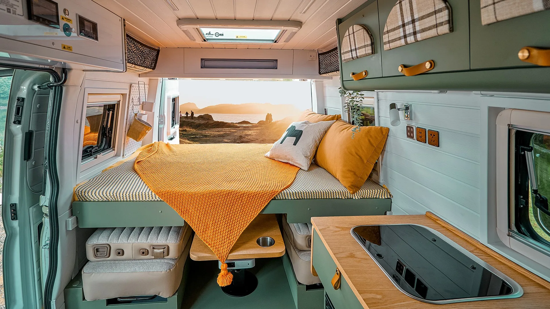 2024 SAIC MAXUS V80 RV 2.0 T Caravan AMT with Generator, Solar Panel, air Conditioner, Private Bathroom, Washer, Fridge