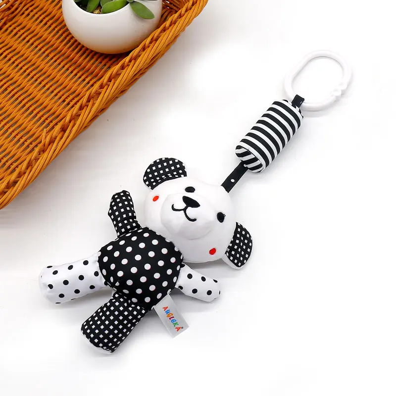 Wholesale Soft Hanging Crinkle Squeaky Learning Infant Newborn Stroller Car Seat Crib Travel Activity animal ringing toy