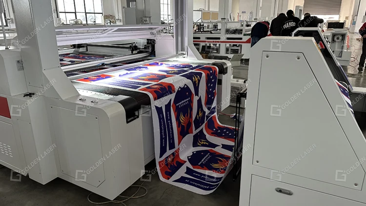 Gantry Type Laser Cutting Machine for Dye Sublimation Printing Apparel Fabric