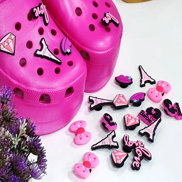 Пользовательские аксессуары Rhineston роскошный дизайн доступные рекламные украшения подвески из мягкого ПВХ для