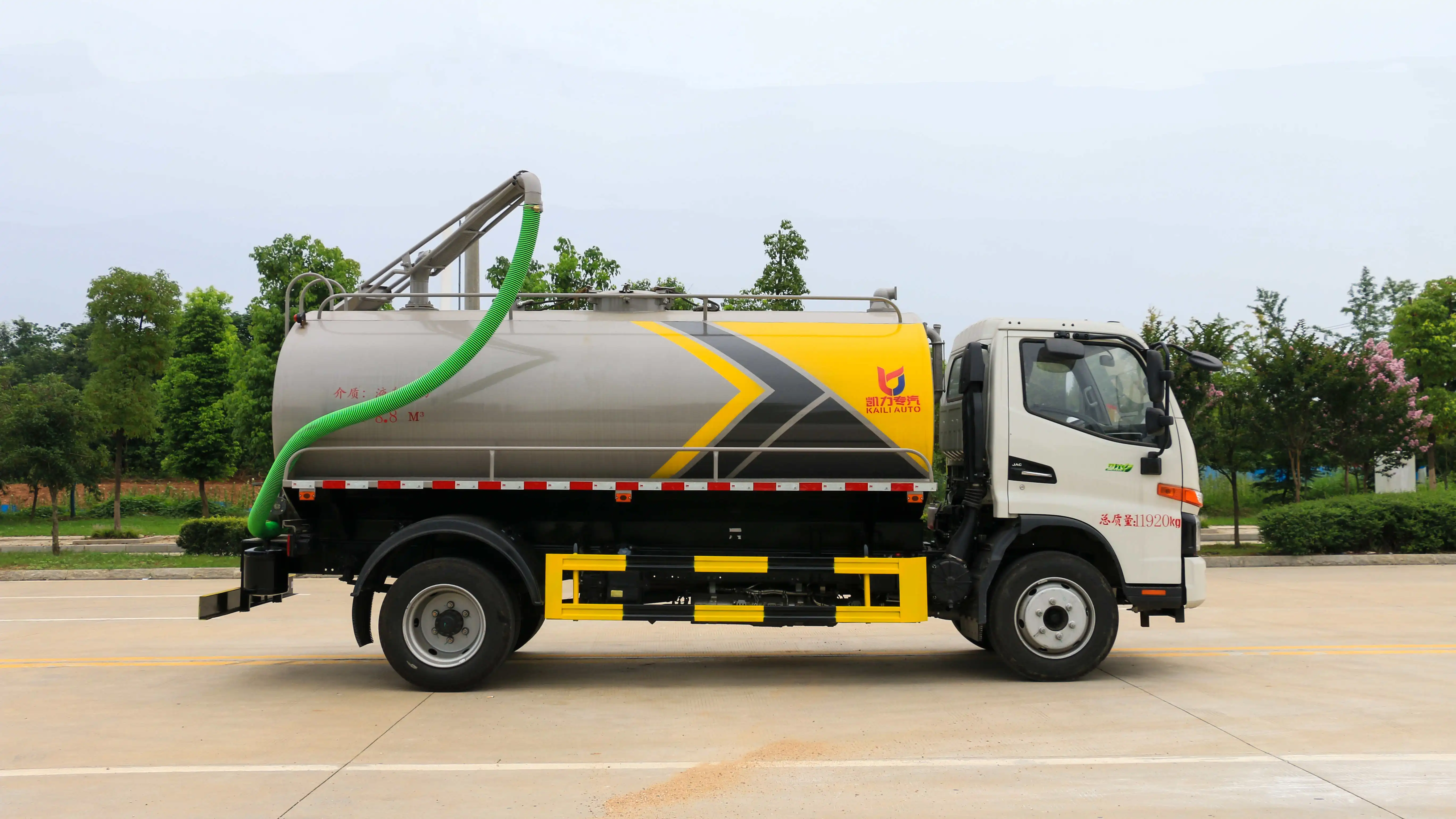 China 4*2 JAC 8 cubic meters septic tank septic tank sewage sewer sewage cleaning truck sanitation trucks
