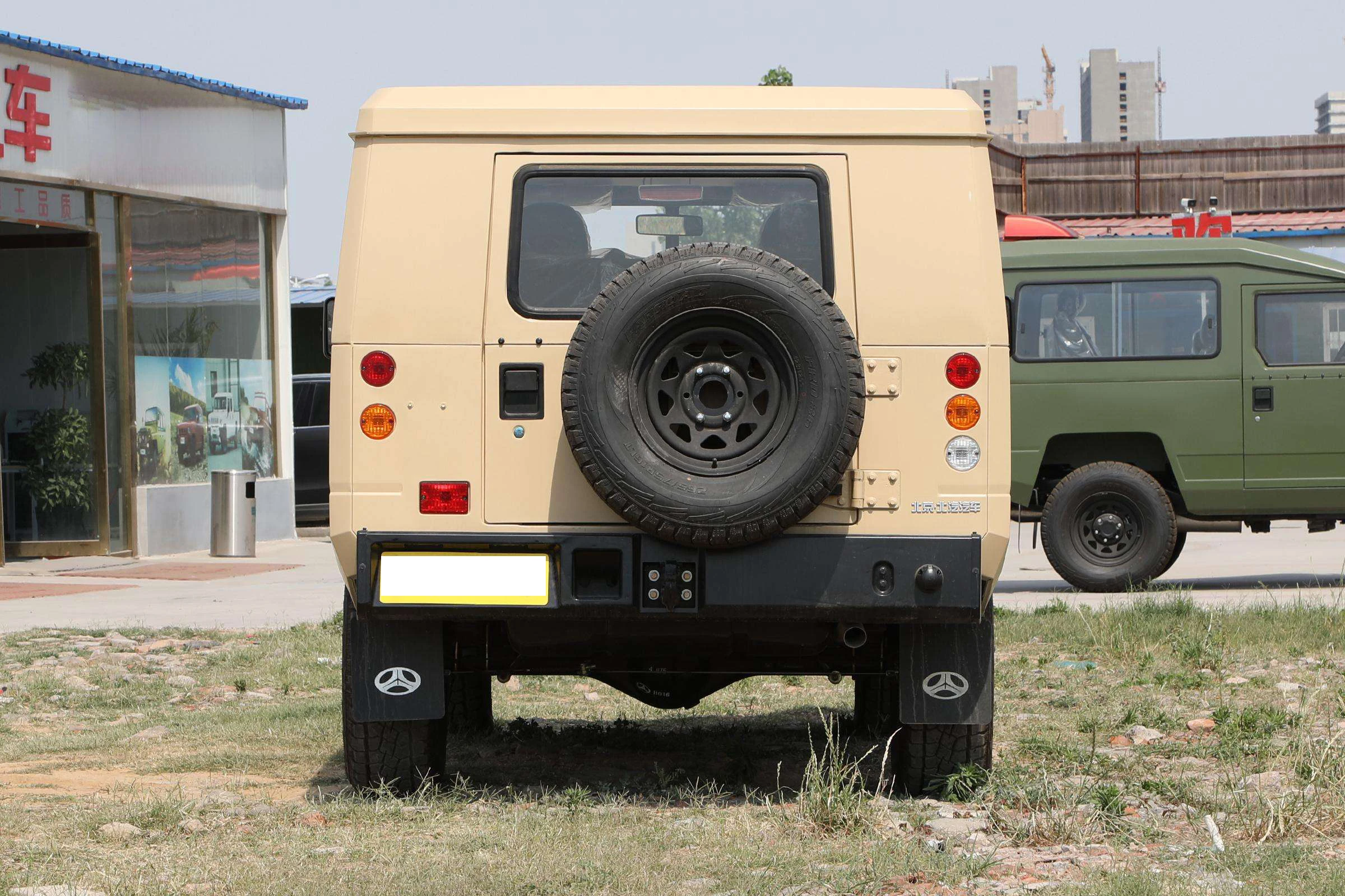BAW warrior Китай бензиновый роскошный внедорожник