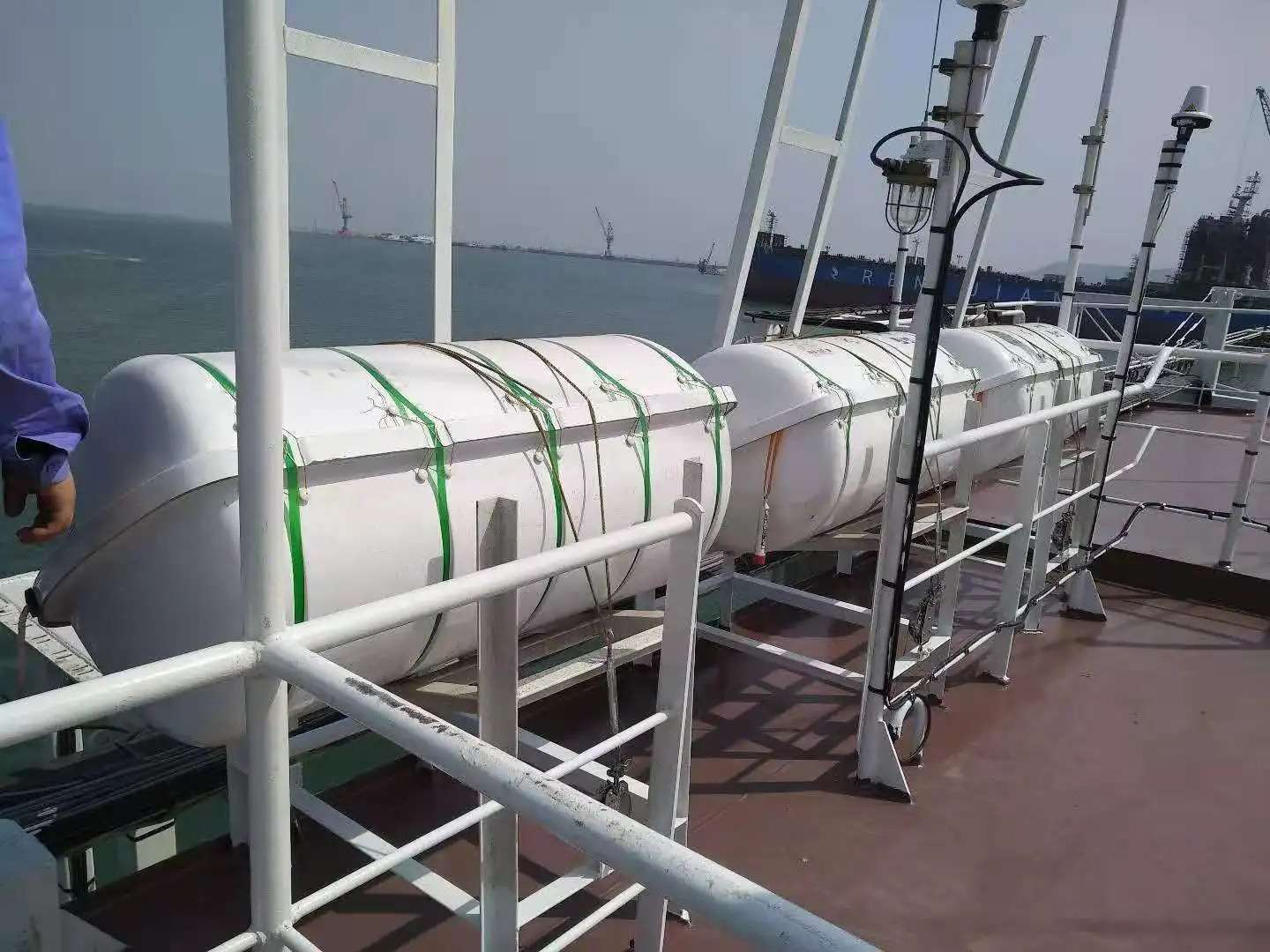 Liferaft 6