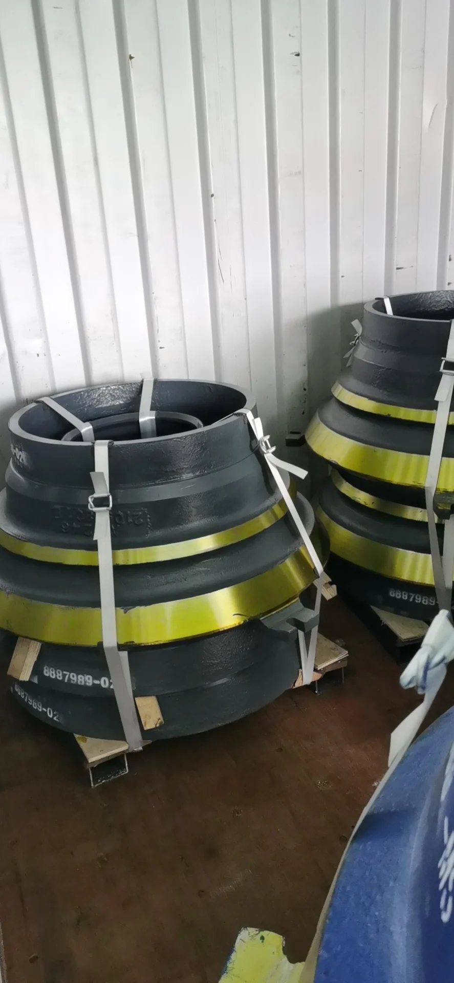 Конусная дробилка CH660 износостойкие части вогнутая чаша
