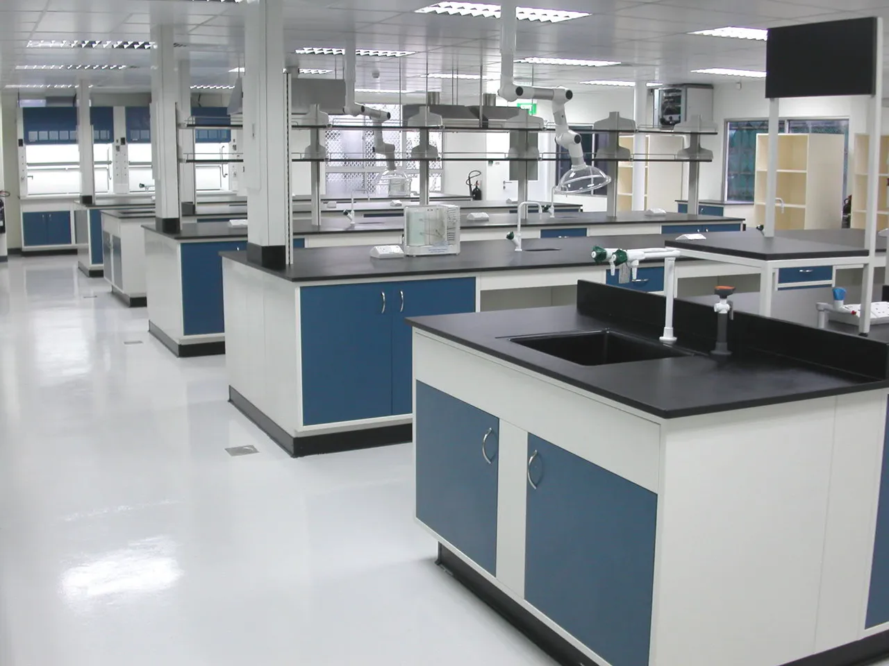 High Temperature Resistance Combined Mobile Tool Workstation Esd Lab Bench Work Table