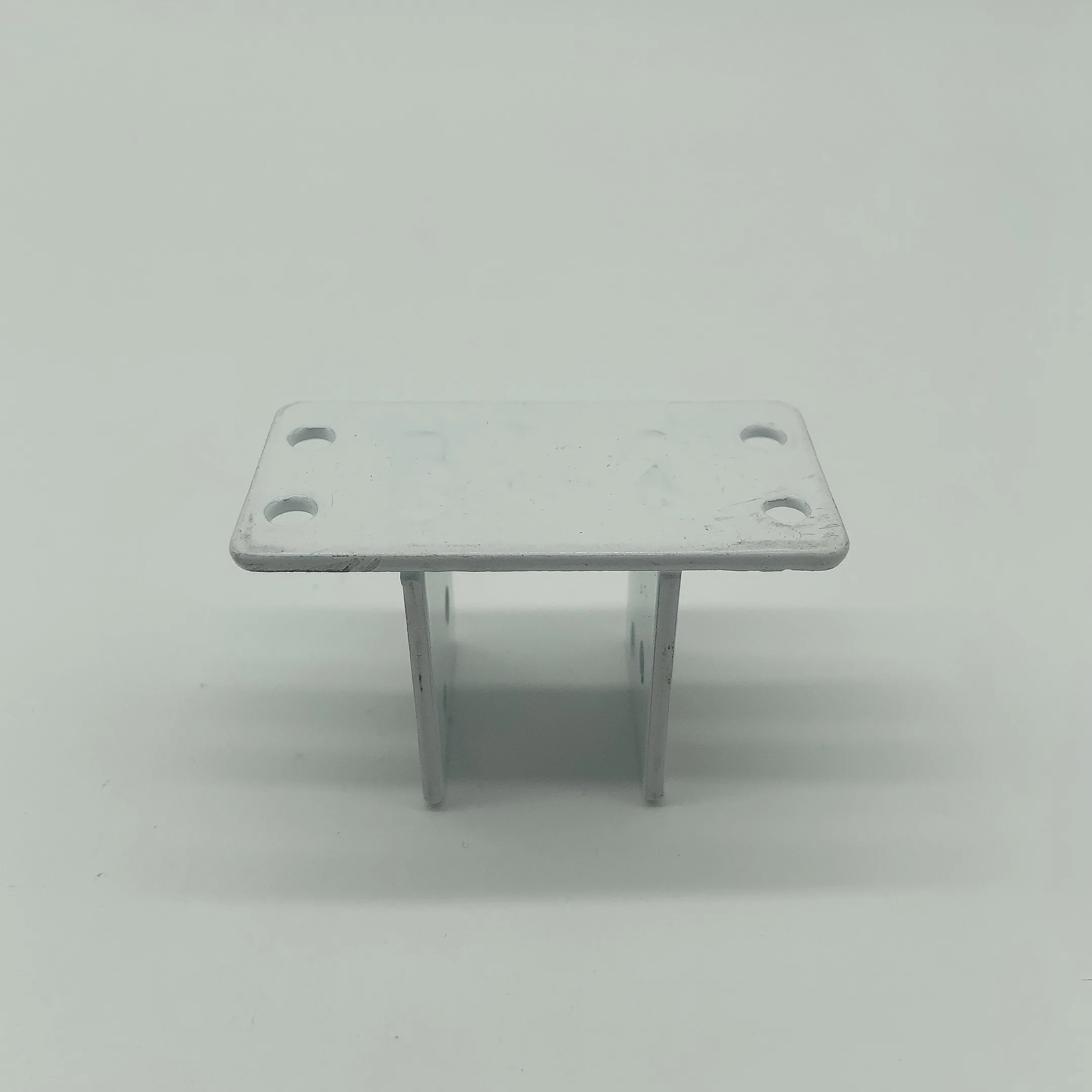 Factory supplies heavy duty Window Mullion Connecting Part Galvanized plastic sprayed Mullion Connector