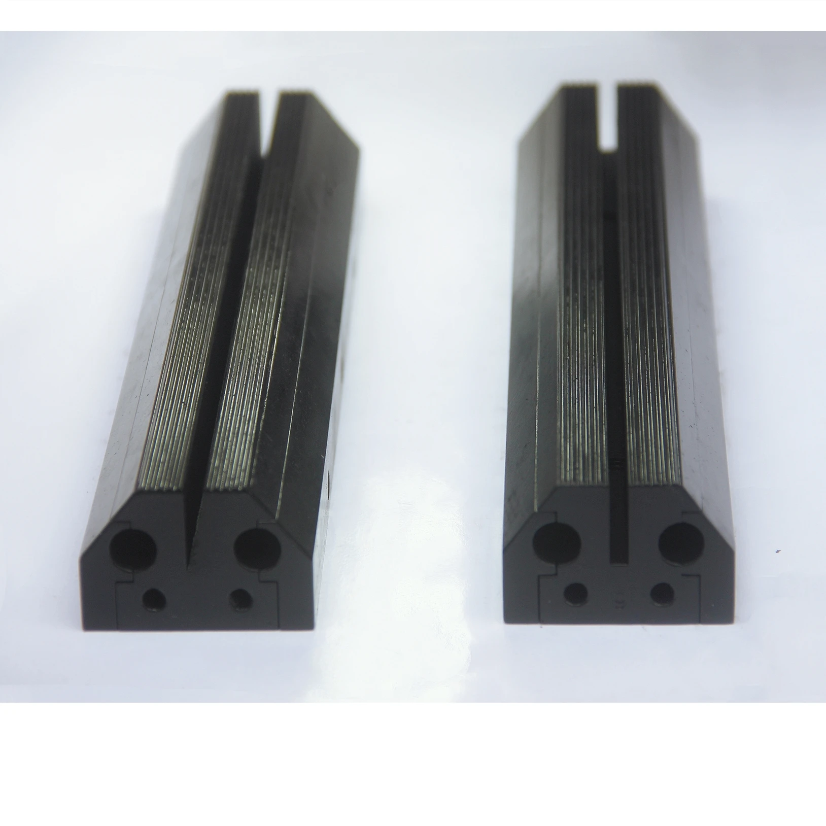 Lengthened Custom-Made  Packaging Machine Sealer with Serrated Cutting Blades And Sealing Jaws