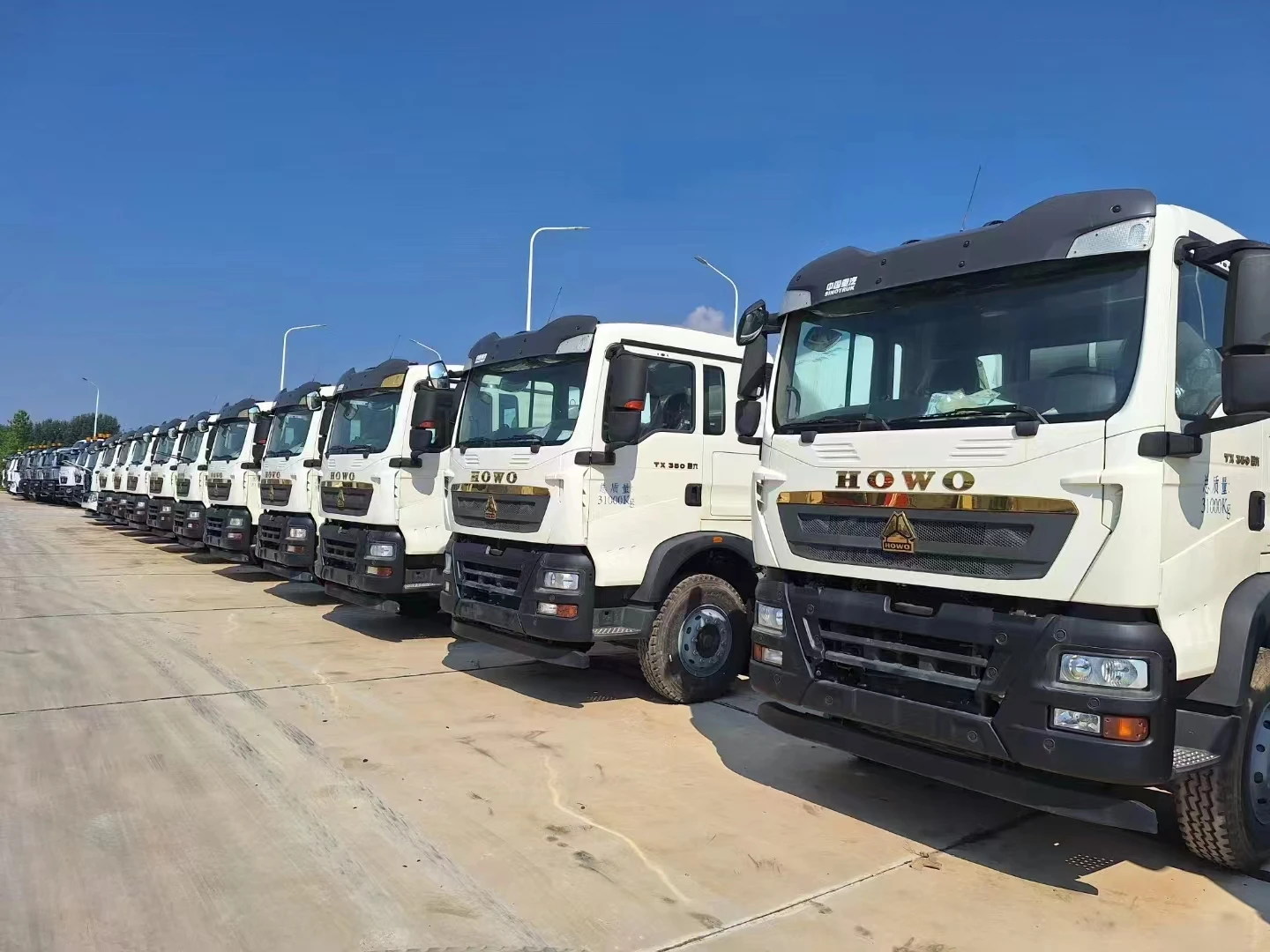 High Capacity 8*4 Concrete Mixer Truck 12-14 Cubic Meter with Cement Drum for Transport Durable Truck for Construction