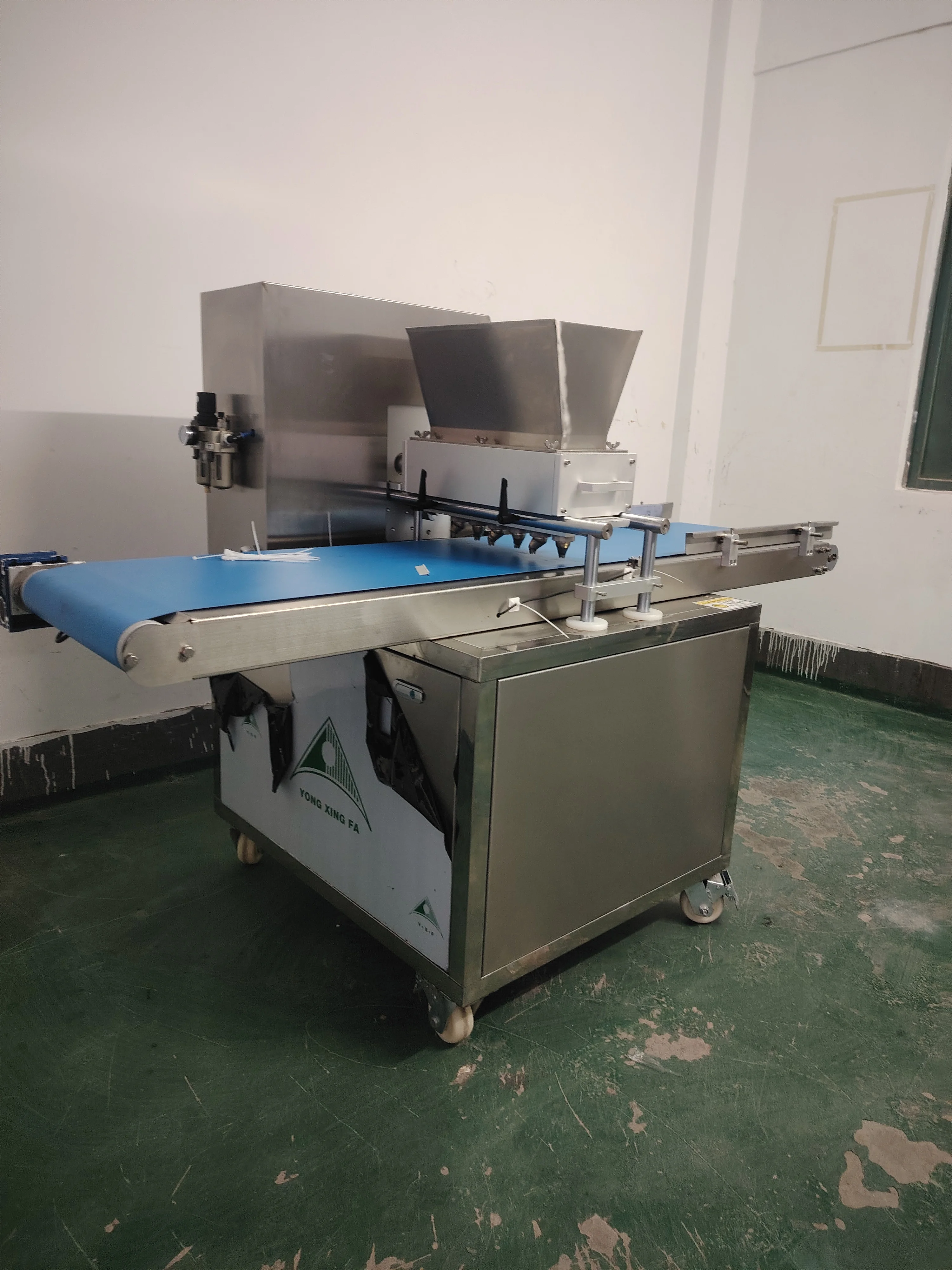 Automatic Cake Filling Machine Cream Filler Cakes Cupcake