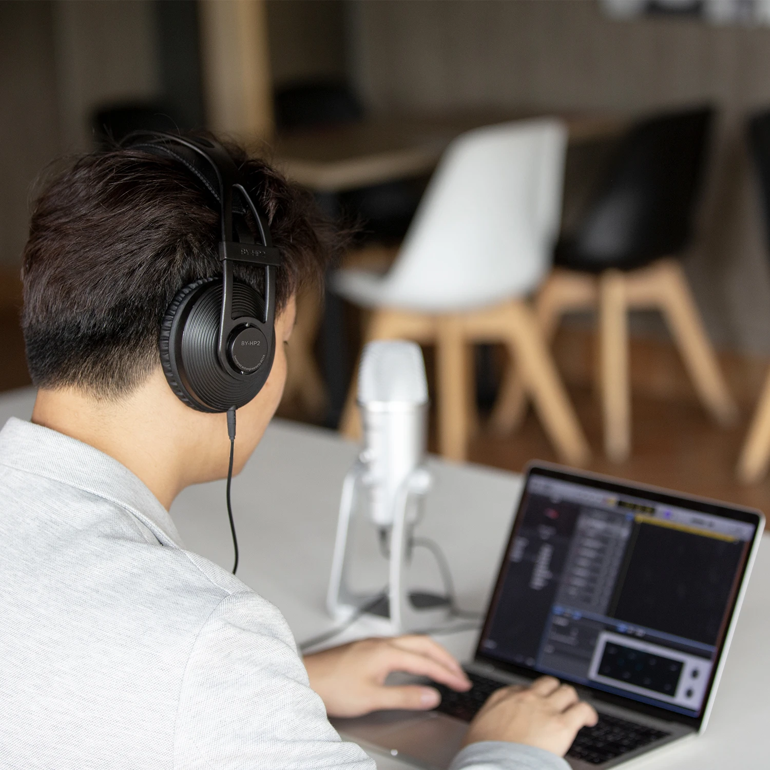 BOYA BY-HP2 Professional Recording Studio Monitor Headphone Wired Stereo Headphones Noise Cancelling for Mixer DJ Computer