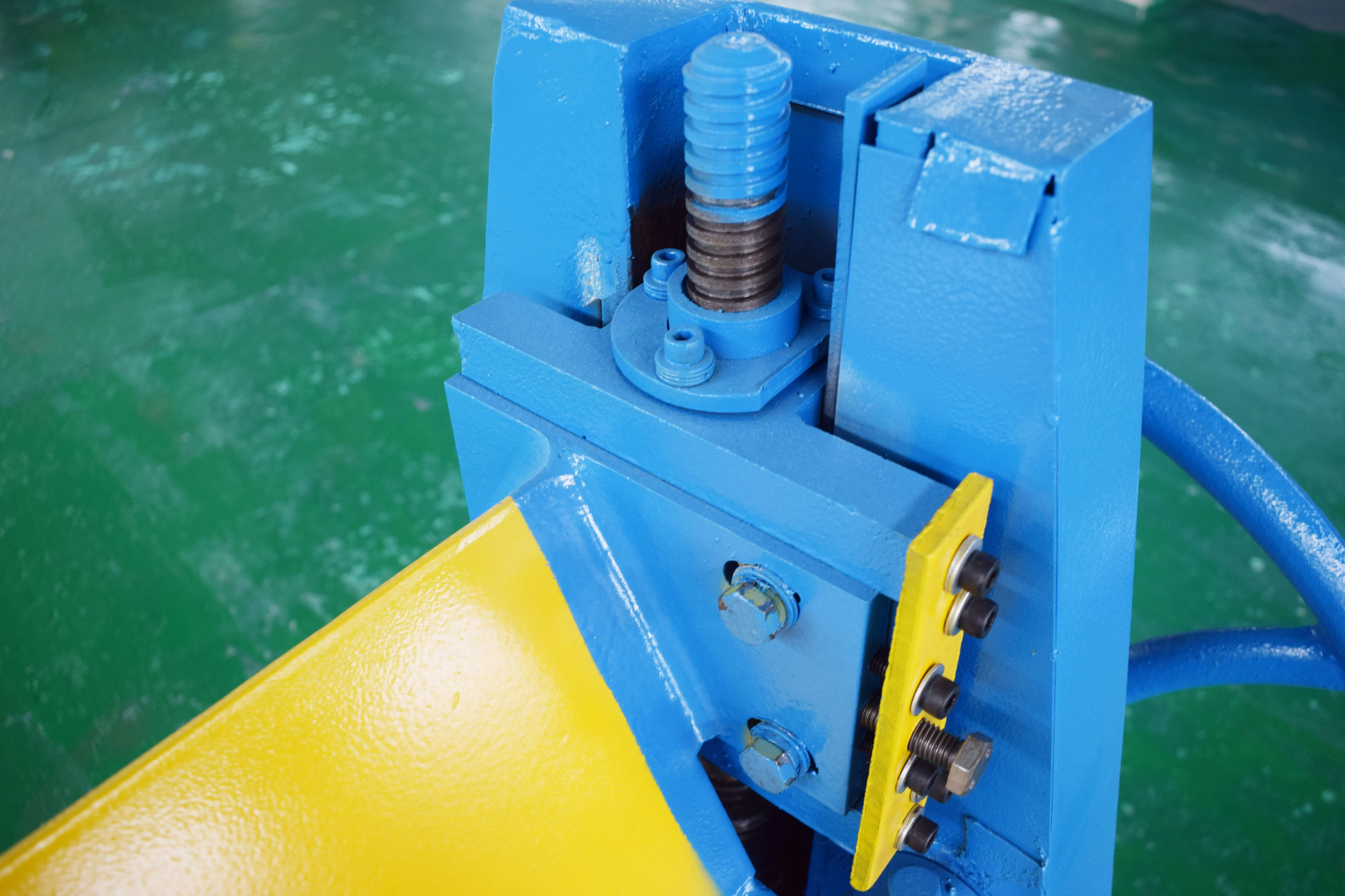 hot sale manual ventilation HVAC air duct folding / pneumatic flange folding machine