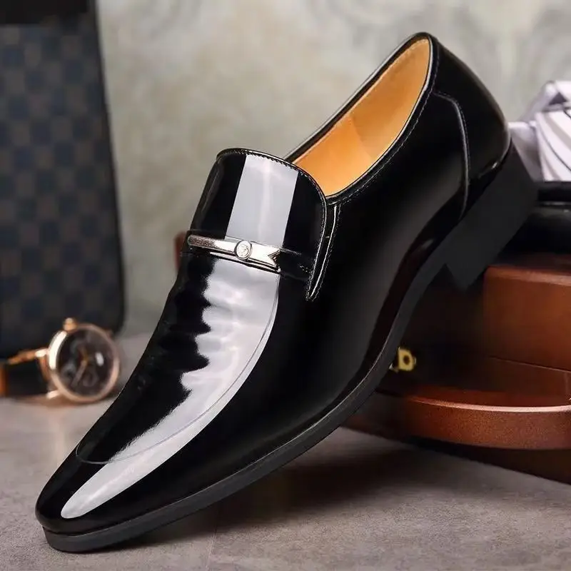2024 Classic Oxfords Patent Leather Shine Shoes Casual Business Slip On Mens Black Formal Office Work Shoes for Party Wedding