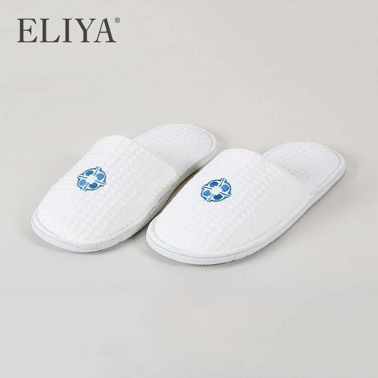 High Quality Wholesalers Sole Sheet Slippers Hotel Online Statin Rubber Custom Cotton Fabric Shoes Man New Style 2023 Winter