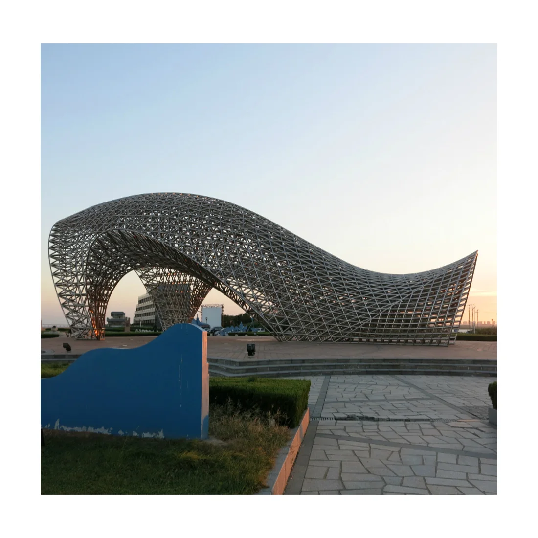 Prefab Steel Structure  Outdoor Steel Sculpture  Modern Art Stainless Steel Gallery Customized Metal Gazebo