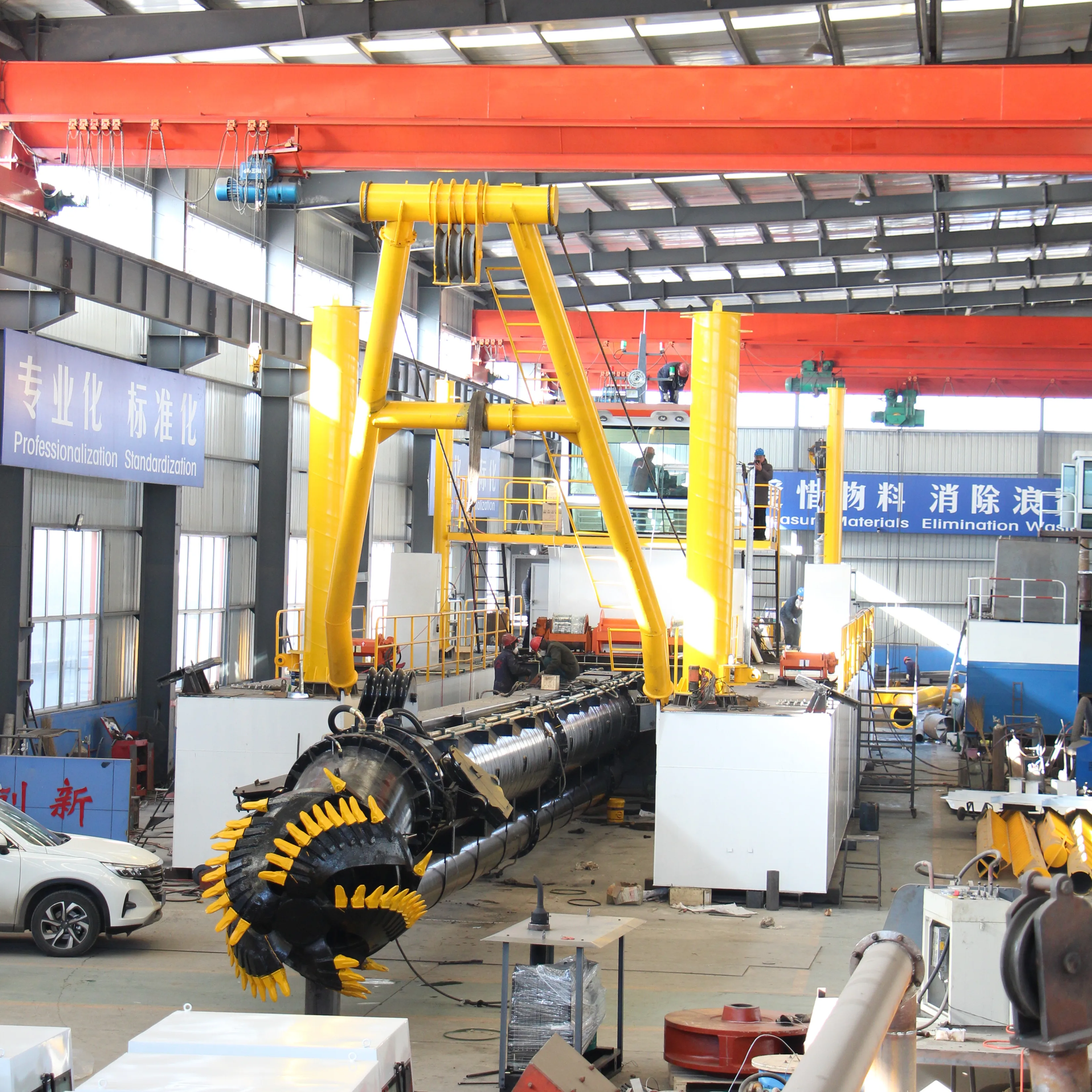Chinese Manufacturer Factory Price New Type CSD450 Capacity 4000m3/h Diesel Cummins Engine 18inch Dredging  Boat