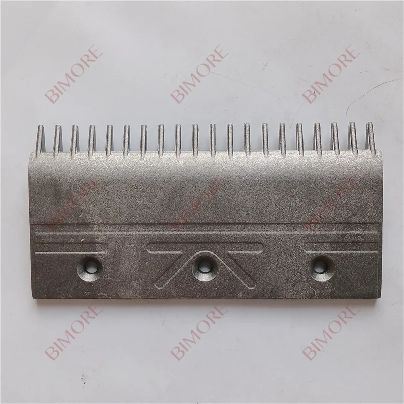 J651012B203 Middle Bimore Escalator Comb Plate Aluminum Length182mm Width92mm Hole Space 60mm 20 Teeth
