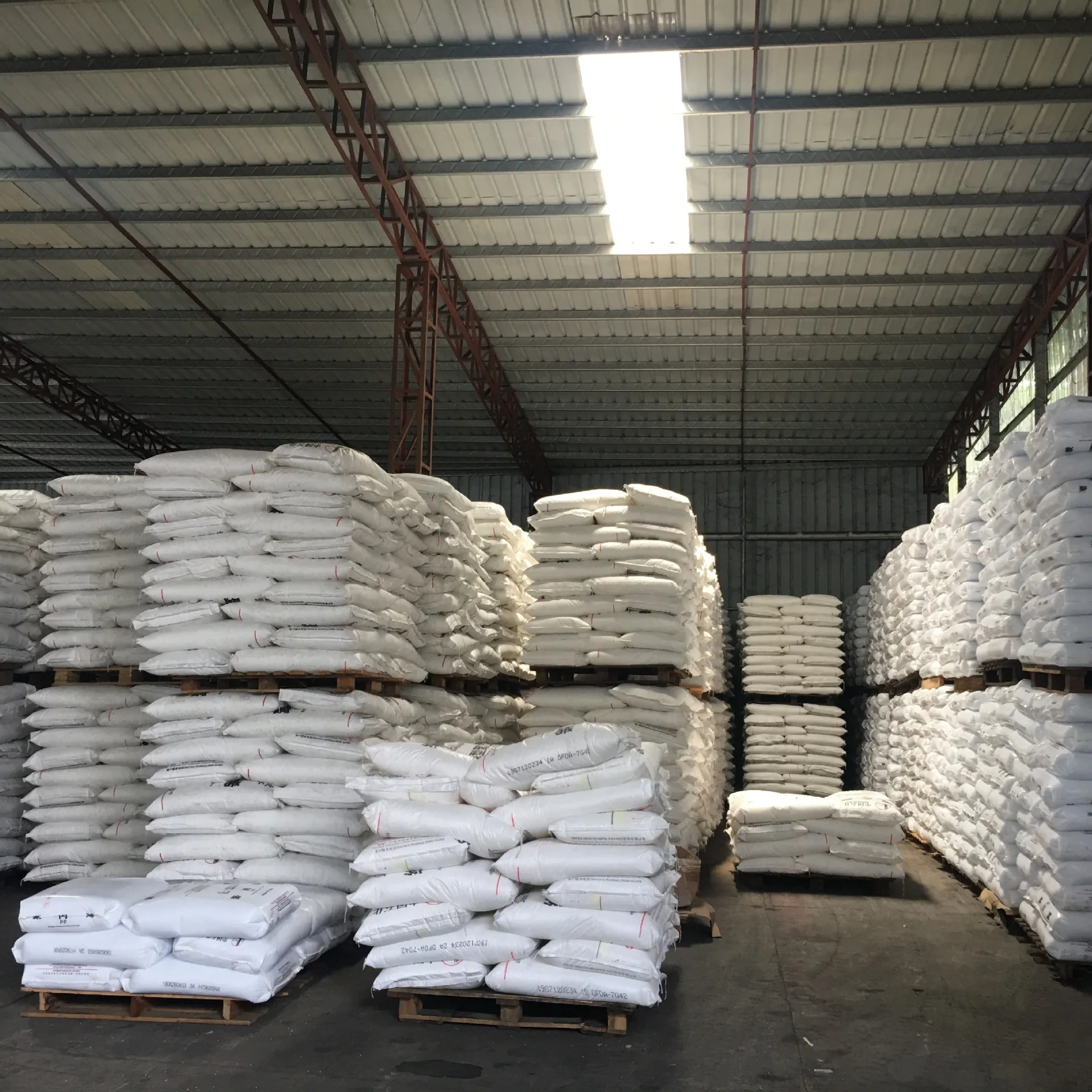 Wholesale factory low price eps polystyrene expansible granules to export
